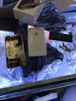 Illustration for article titled This Is What Happens To Your Discarded iPhone